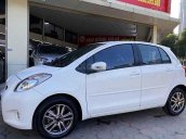 Cần bán gấp Toyota Yaris năm sản xuất 2013, màu trắng, xe nhập