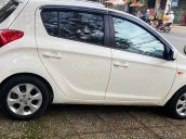 Xe Hyundai i20 năm 2012, màu trắng, xe nhập