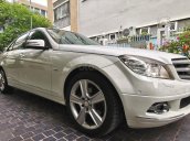 Mercedes-Benz C300 sản xuất năm 2009, màu trắng