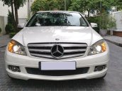 Mercedes-Benz C300 sản xuất năm 2009, màu trắng