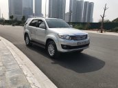 Bán nhanh Toyota Fortuner 2.7V máy xăng số tự động 1 cầu 2012