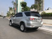 Bán nhanh Toyota Fortuner 2.7V máy xăng số tự động 1 cầu 2012