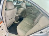 Bán ô tô Toyota Camry sản xuất 2009, màu bạc còn mới