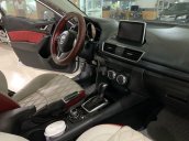 Cần bán lại xe Mazda 3 năm sản xuất 2015, màu trắng, nhập khẩu nguyên chiếc