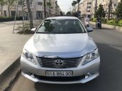 Bán Toyota Camry đời 2013, màu bạc, giá 666tr