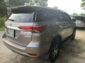 Cần bán gấp Toyota Fortuner sản xuất 2020, màu xám còn mới