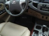 Chính chủ bán Toyota Fortuner sản xuất năm 2013, số tự động, màu đen, giá tốt, dàn lốp mới thay lần đầu