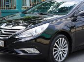 Cần bán xe Hyundai Sonata đăng ký lần đầu 2013, màu đen, xe gia đình, giá chỉ 580 triệu đồng