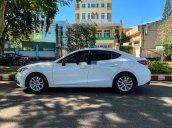 Cần bán Mazda 3 năm sản xuất 2015, màu trắng