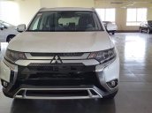 Mitsubishi Outlander, phí trước bạ 0 đồng, xe giao ngay đủ màu, thủ tục vay 80%, 3 ngày nhận xe