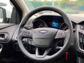 Bán ô tô Ford Focus sản xuất 2019, màu trắng, 565 triệu