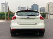 Bán ô tô Ford Focus sản xuất 2019, màu trắng, 565 triệu