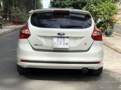 Xe Ford Focus 2015, màu trắng chính chủ