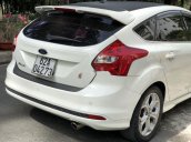 Xe Ford Focus 2015, màu trắng chính chủ