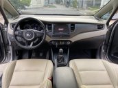 Cần bán gấp Kia Rondo năm sản xuất 2017 còn mới