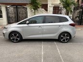 Cần bán gấp Kia Rondo năm sản xuất 2017 còn mới