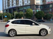 BMW 218i sản xuất 2015, màu trắng, nội thất đen