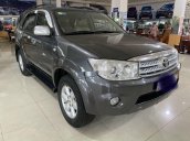 Cần bán lại xe Toyota Fortuner năm sản xuất 2009 còn mới, giá tốt