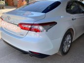 Bán ô tô Toyota Camry sản xuất 2019, xe nhập còn mới