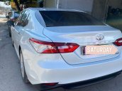 Bán ô tô Toyota Camry sản xuất 2019, xe nhập còn mới