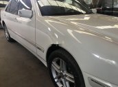 Bán Mercedes E240 đời 2000, màu trắng, 195tr