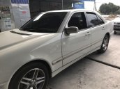 Bán Mercedes E240 đời 2000, màu trắng, 195tr