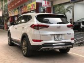 Cần bán nhanh với giá thấp chiếc Hyundai Tucson đời 2018 giao nhanh