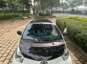 Cần bán lại xe Toyota IQ sản xuất năm 2010, màu trắng, nhập khẩu 