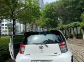 Cần bán lại xe Toyota IQ sản xuất năm 2010, màu trắng, nhập khẩu 