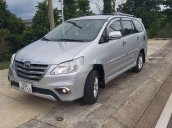 Cần bán Toyota Innova đời 2014, màu bạc 