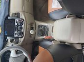 Cần bán Toyota Innova đời 2014, màu bạc 