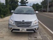 Cần bán Toyota Innova đời 2014, màu bạc 