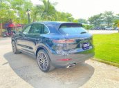 Cần bán xe Porsche Cayenne đời 2018, màu xanh lam