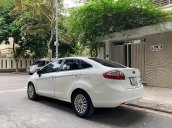 Bán Ford Fiesta năm 2013, màu trắng còn mới, giá 315tr