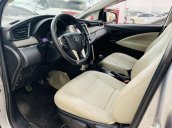 Xe Toyota Innova đời 2016, màu bạc