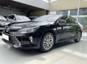 Bán ô tô Toyota Camry năm 2017, màu đen còn mới