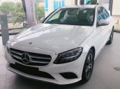 Giá bán Mercedes C180 giảm nhiều tiền mặt, quà tặng hấp dẫn