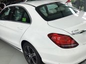 Giá bán Mercedes C180 giảm nhiều tiền mặt, quà tặng hấp dẫn