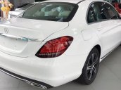 Giá bán Mercedes C180 giảm nhiều tiền mặt, quà tặng hấp dẫn