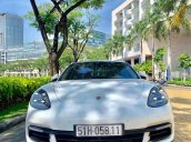 Cần bán xe Porsche Panamera 2017