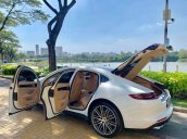 Cần bán xe Porsche Panamera 2017