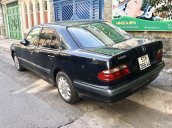 Cần bán xe Mercedes E240 đời 2001, màu đen, giá tốt