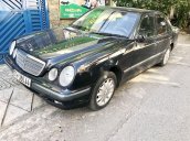 Cần bán xe Mercedes E240 đời 2001, màu đen, giá tốt