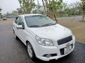 Cần bán Chevrolet Aveo sản xuất 2015, giá cực ưu đãi