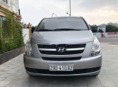 Cần bán Hyundai Grand Starex sản xuất 2010, màu bạc 