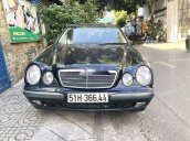 Cần bán xe Mercedes E240 đời 2001, màu đen, giá tốt