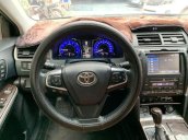 Bán ô tô Toyota Camry năm 2017, màu đen còn mới