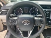 Bán Toyota Camry 2.0G 2019, màu đen, nhập Thái Lan