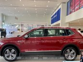 Có xe Tiguan Luxury đỏ giao ngay - khuyến mãi lớn cuối năm - lái thử tận nhà