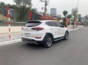 Cần bán Hyundai Tucson sản xuất 2017, màu trắng, giá chỉ 805 triệu